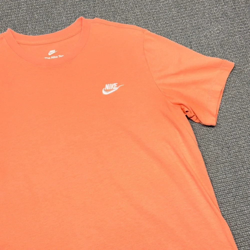 Nike Sportswear Men's Embroidered Futura Logo T-Shirt‎ Peach Orange Large AR4997